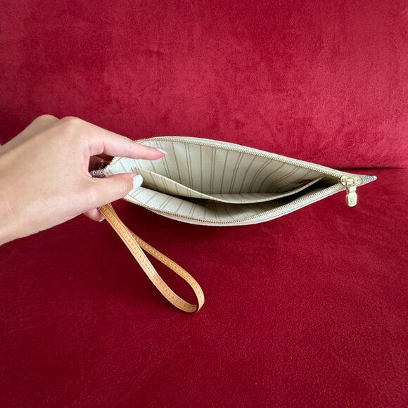 Louis Vuitton Neutrals Coated Canvas Clutch Women - Picture 10 of 12